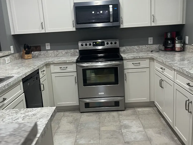 192 N Corbin Ave — Photo 1