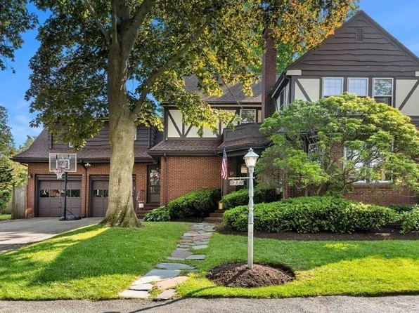 27 Glendale Rd, Marblehead, MA 01945