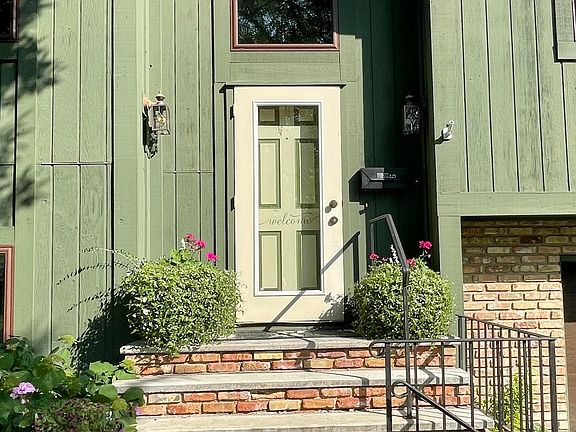 2nd image of 815 40th Ave S APT K143