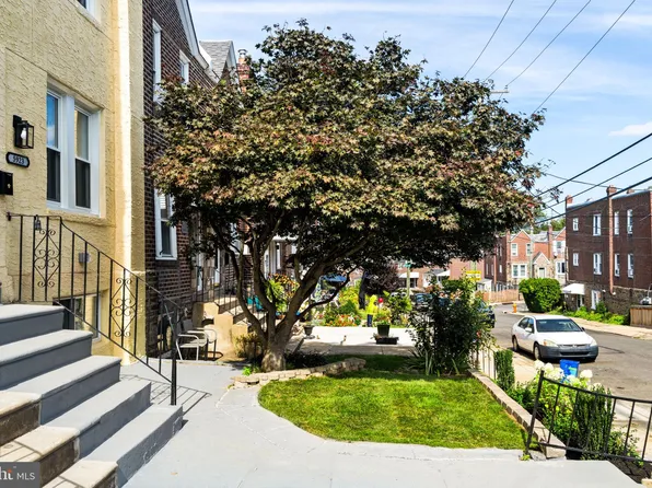 5923 Jannette St, Philadelphia, PA 19128