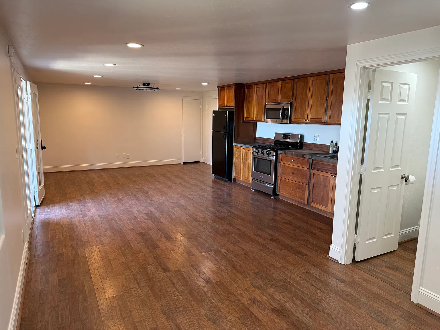 Plumosa Court, Vista — Photo 3