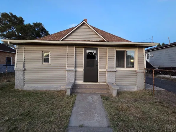 308 N 8th St, Lamar, CO 81052