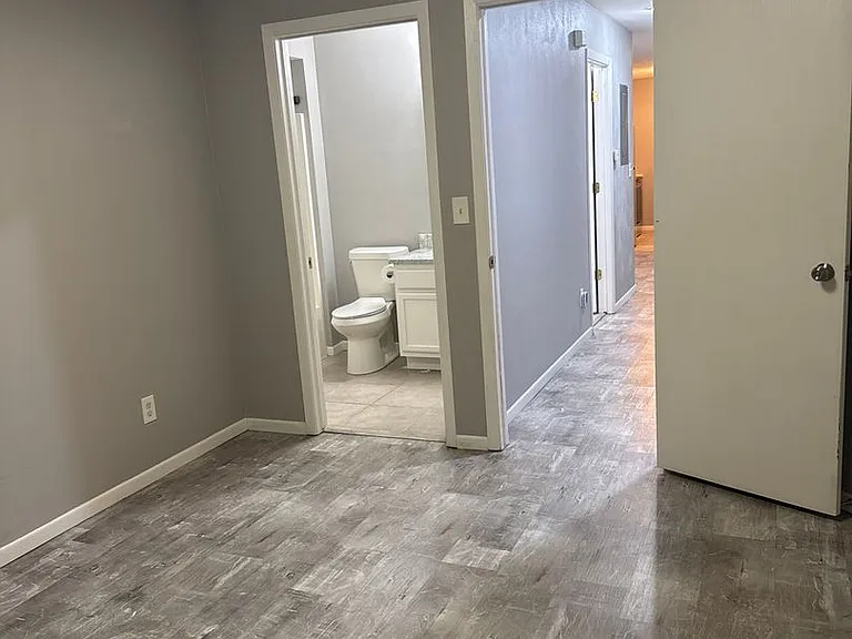 1050 Minns Dr — Photo 9