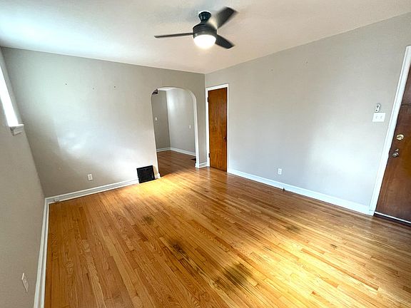 2nd image of 4991 Parker Ave APT 1W