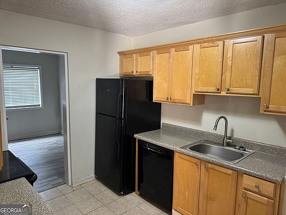 5th image of 250 Little St APT B110