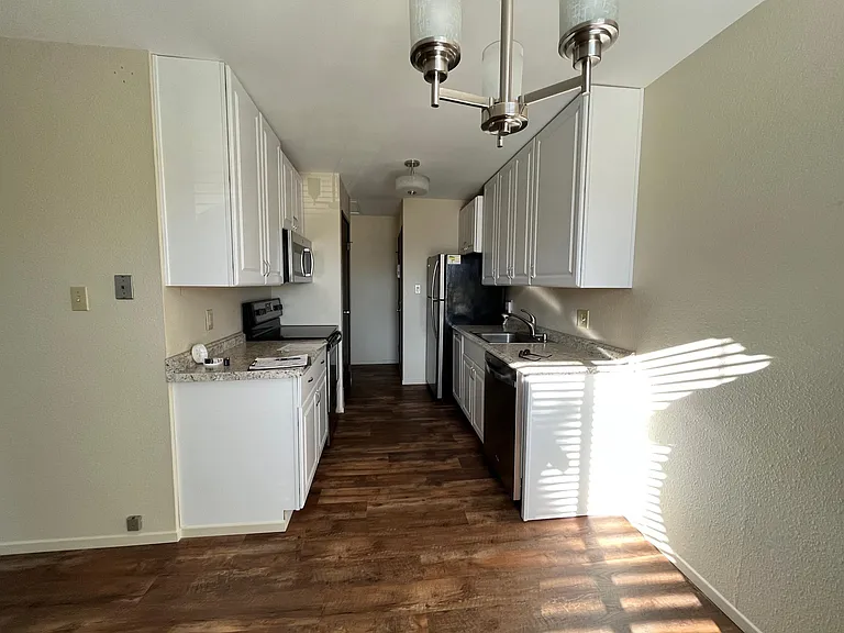 400 S Saliman Rd #110 — Photo 2