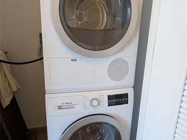 138-35 39th Avenue image 7 of 9