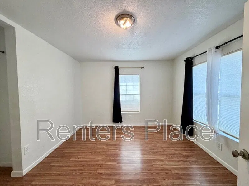 2 bed, 1.0 bath, 832 sqft, $1,295 — Photo 4