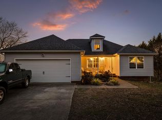 81 Green Valley Dr, Rock Spring, GA 30739