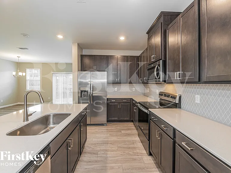 1508 Underbrush Dr — Photo 5