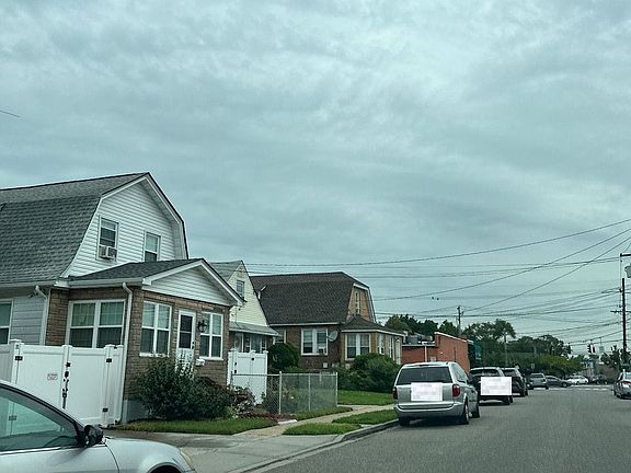 4th image of 93 Terrace Ave