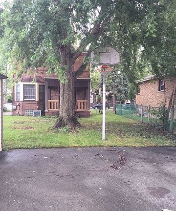 3rd image of 14320 S Clark St