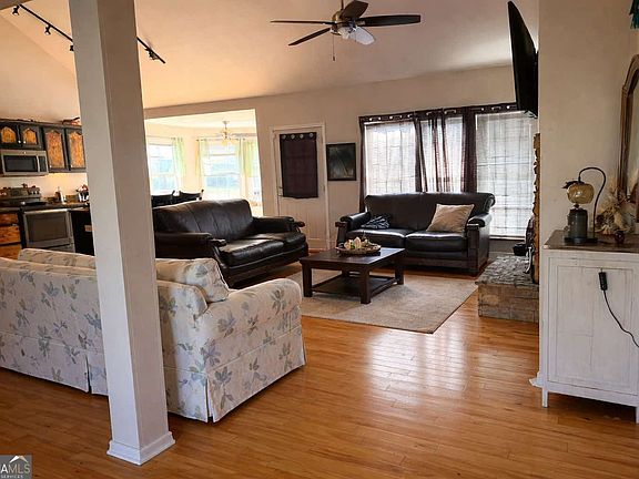 5th image of 4229 Ada St