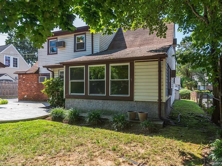 27 Collins Rd — Photo 12