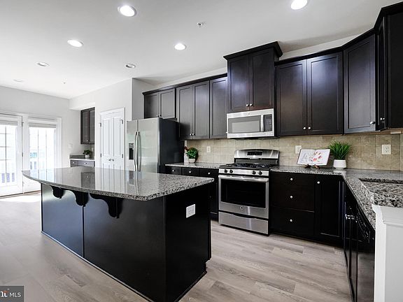 4th image of 2741 Prospect Hill Dr