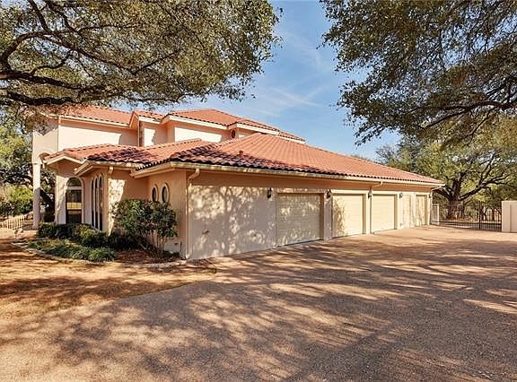 5th image of 22 Club Estates Pkwy