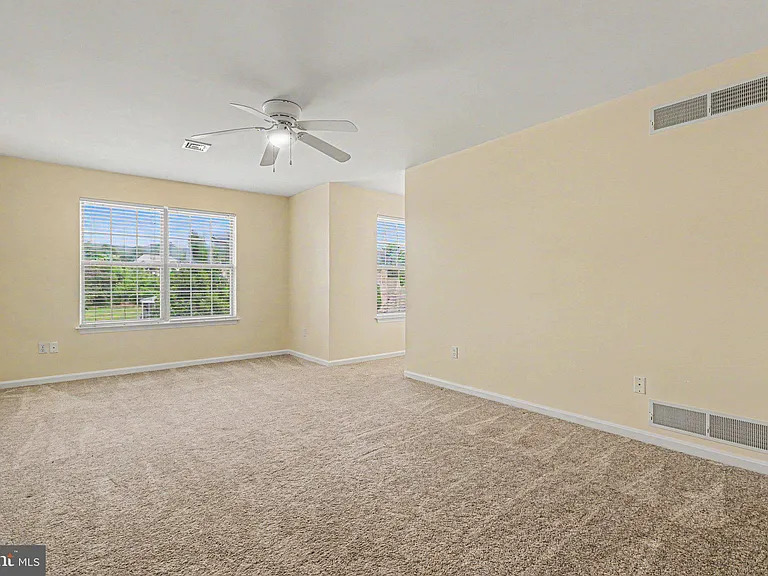 645 Springhouse Ln — Photo 12