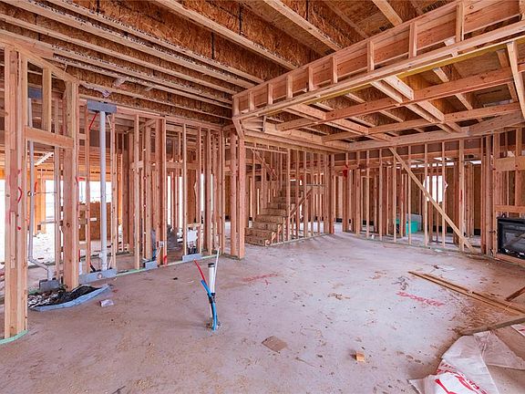 4th image of 16112 Vermillion Dr
