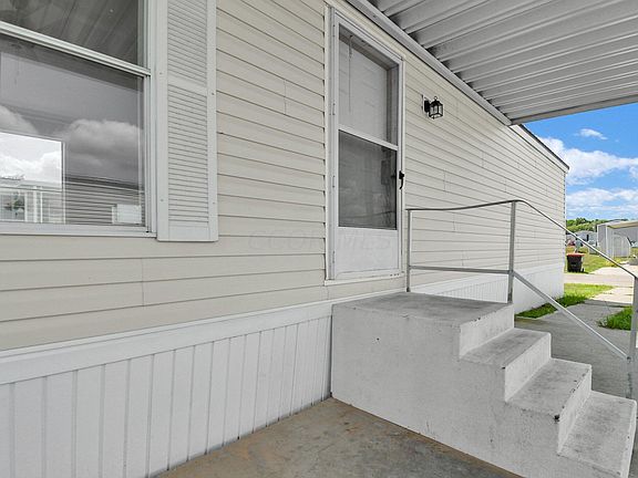 4th image of 1100 Thornwood Dr Lot 715