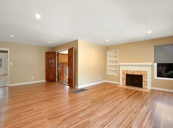 4th image of 139 N Westwind Dr