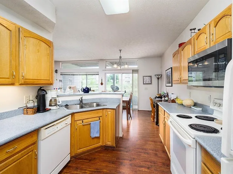 5667 Dockside Dr — Photo 46