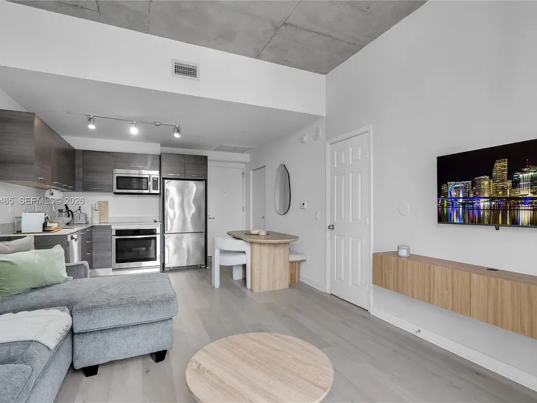 151 SE 1st St #2109 — Photo 4