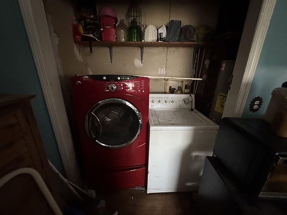 4th image of 71 Merrill Ave