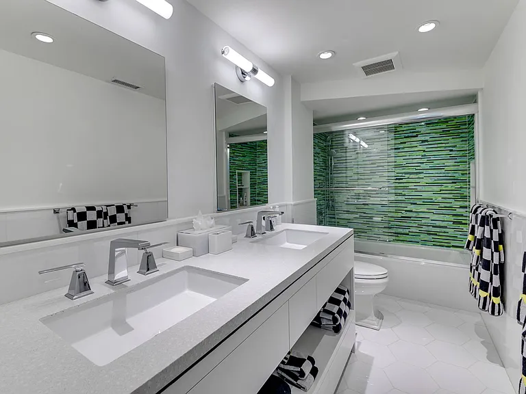 179 Mid Ocean Dr — Photo 24