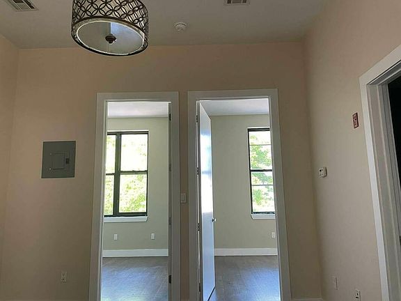 4th image of 408 Evergreen Ave #2F