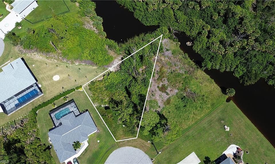 1st image of 132 Glades DR