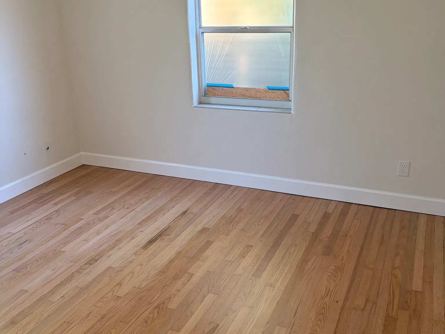 2 bed, 1000 sqft, $2,400 — Photo 4