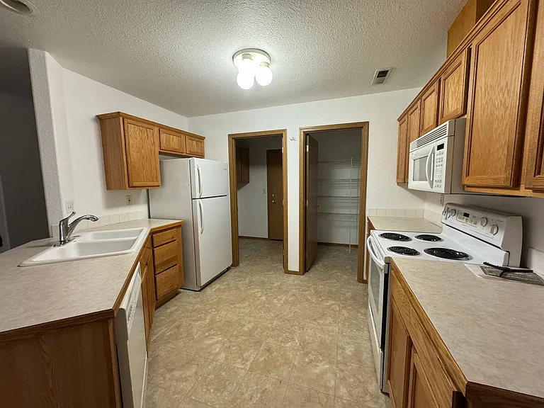 3265 NE Johnson St — Photo 8