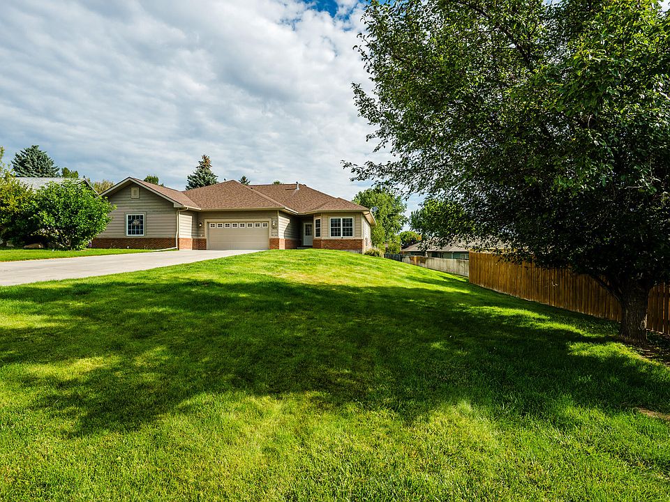 1st image of 600 Comanche Ln