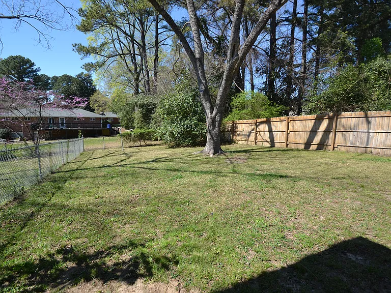 5133 Lundy Dr — Photo 29