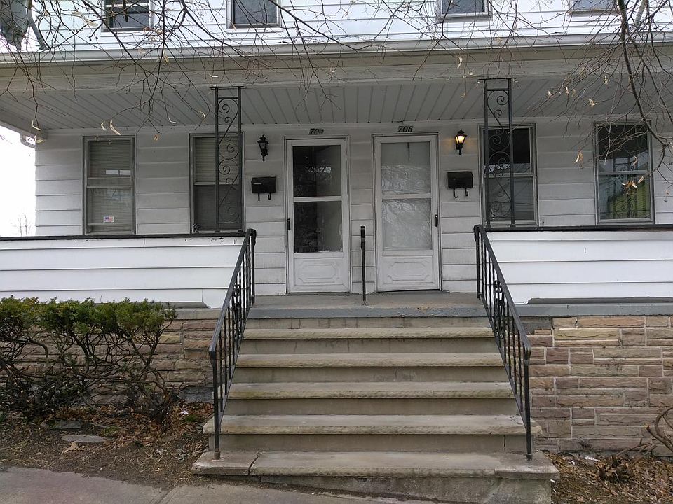 2nd image of 704 N Main St