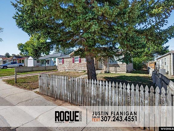 5th image of 2008 S Poplar St