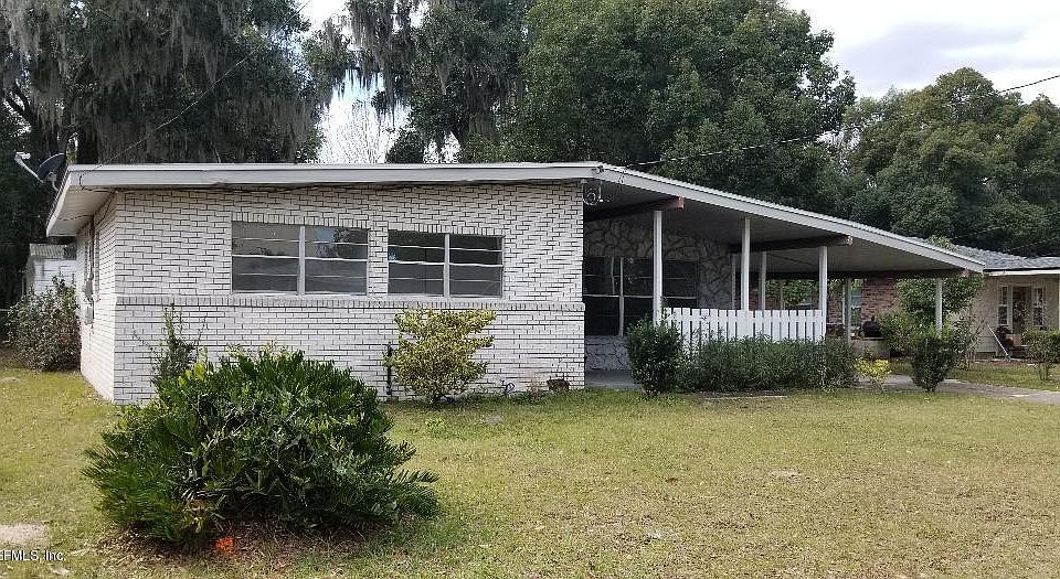 1st image of 809 N PINE Avenue