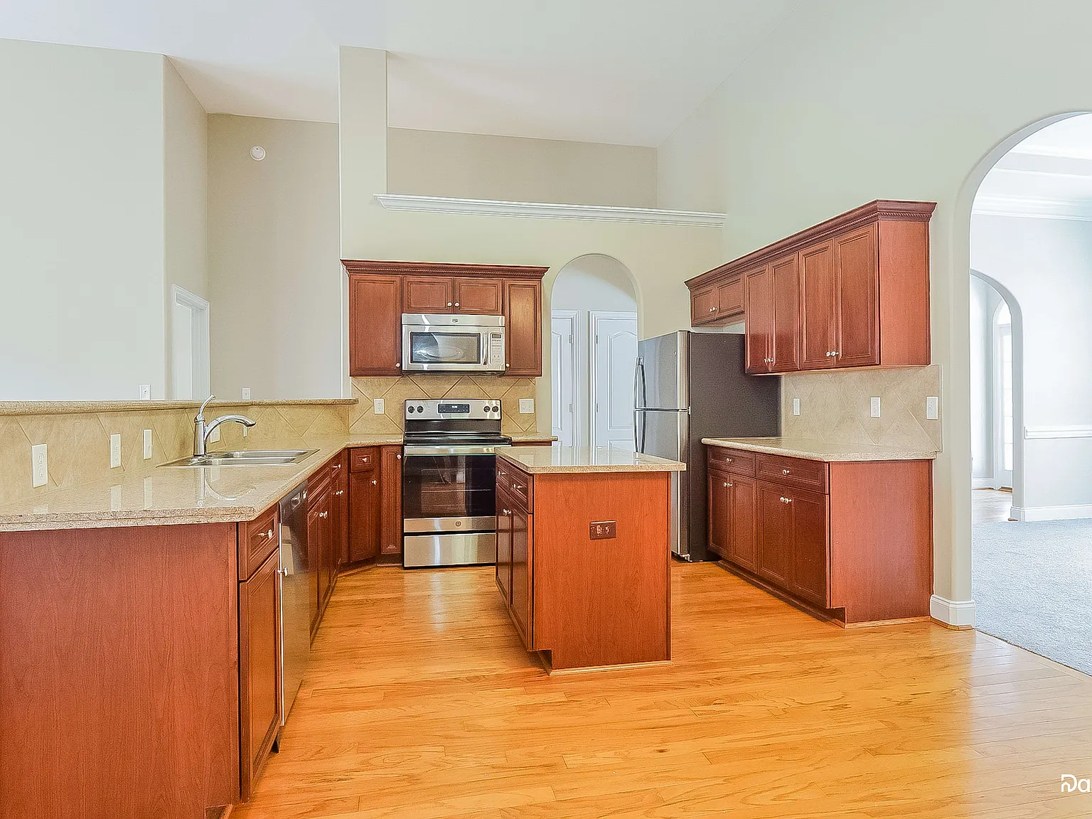 3 bed, 2.0 bath, 2393 sqft, $3,055 — Photo 4