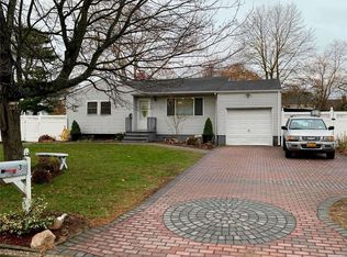 631 Amsterdam Ave, East Patchogue, NY 11772