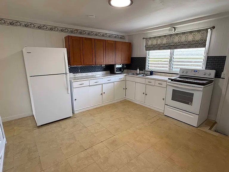 448 Ulupaina St — Photo 12