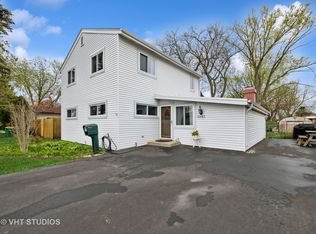 107 W Jeffery Ave, Wheeling, IL 60090