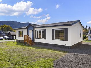 200 Hedrick Creek Ave, Drain, OR 97435
