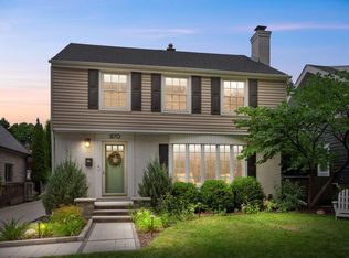870 E Birch AVENUE, Whitefish Bay, WI 53217