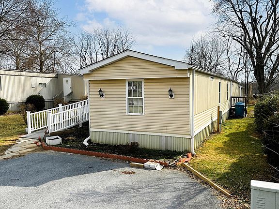 2nd image of 11223 Lakeside Dr