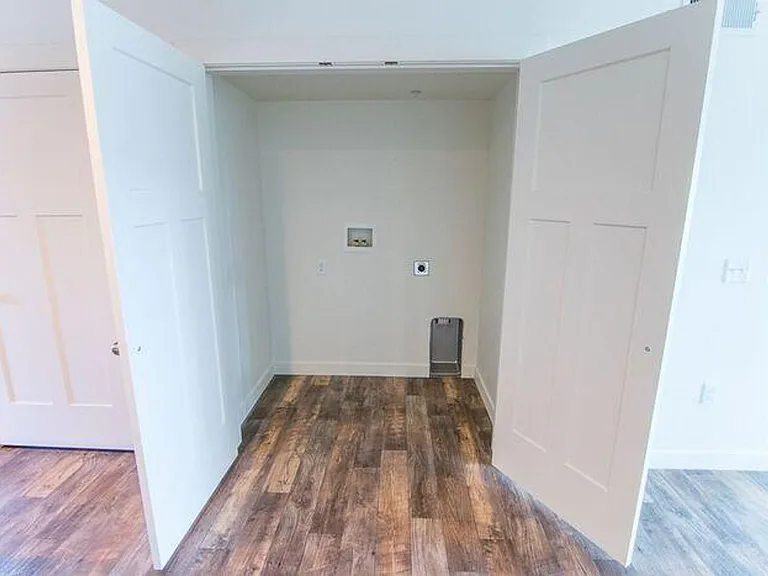 533 S 850 E — Photo 25