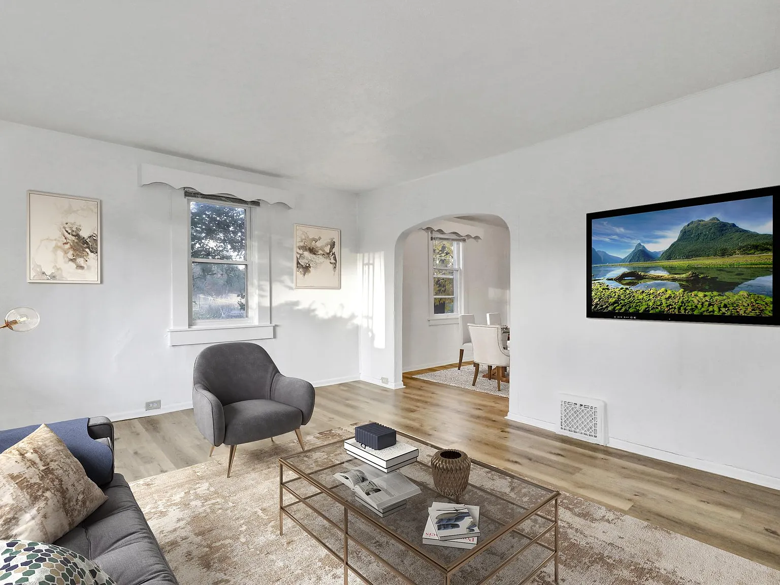 1 bed, 1100 sqft, $990 — Photo 2