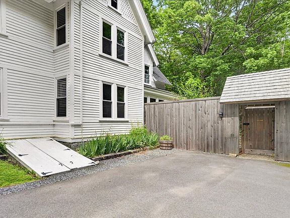 3rd image of 57 Ellsworth Road