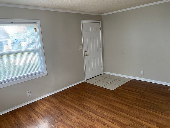 4th image of 2490 Renwood Pl
