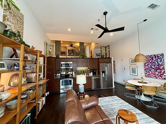 4th image of 3311 Yupon St APT 315