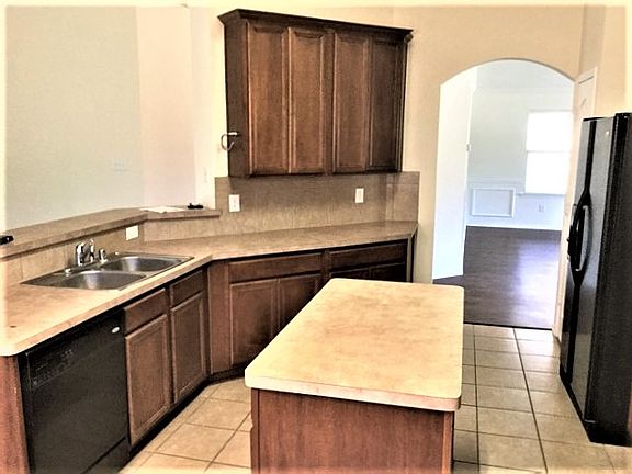 5th image of 473 Sausalito Dr